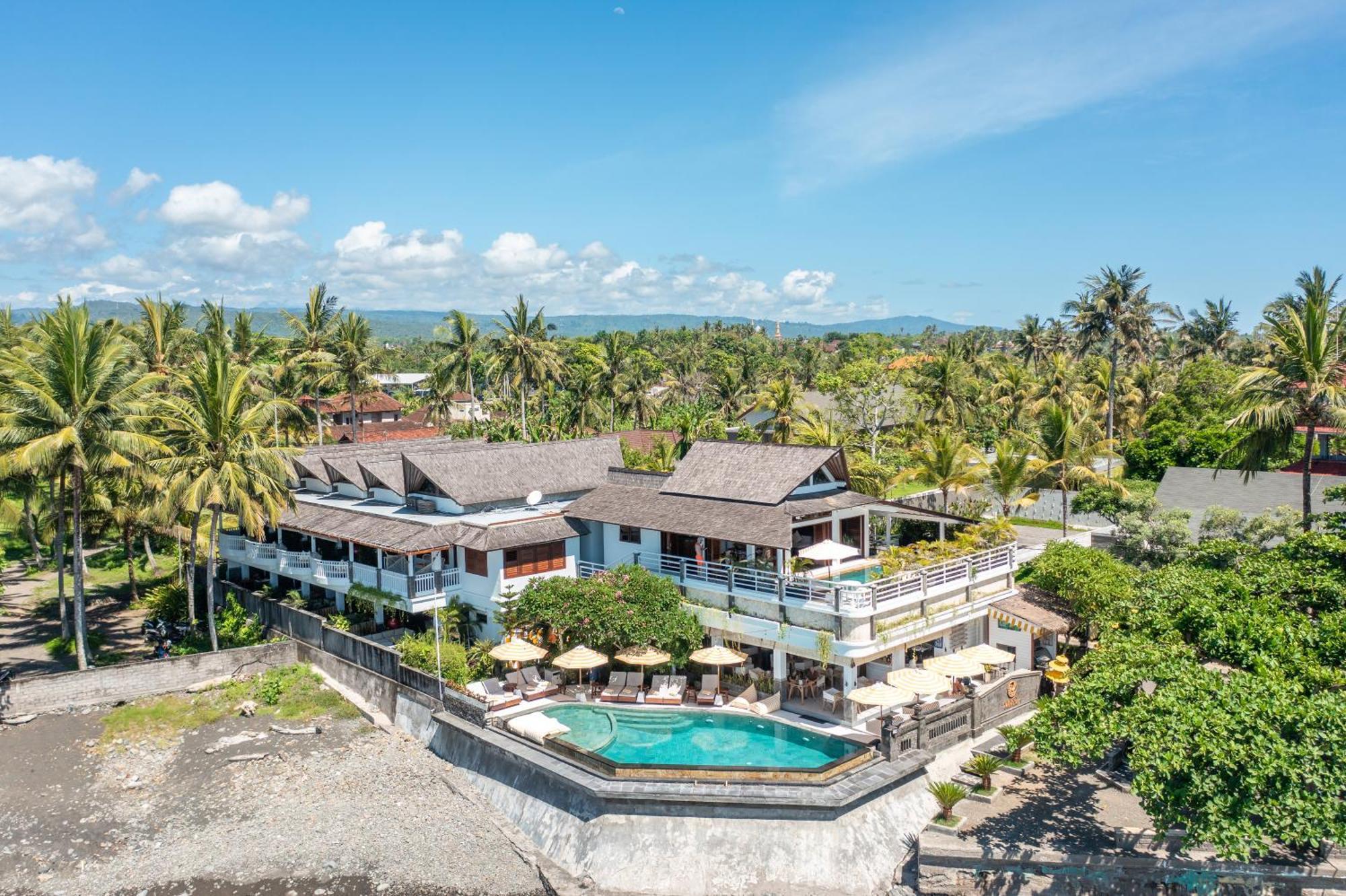 Bombora Medewi Hotel Pulukan Exterior photo